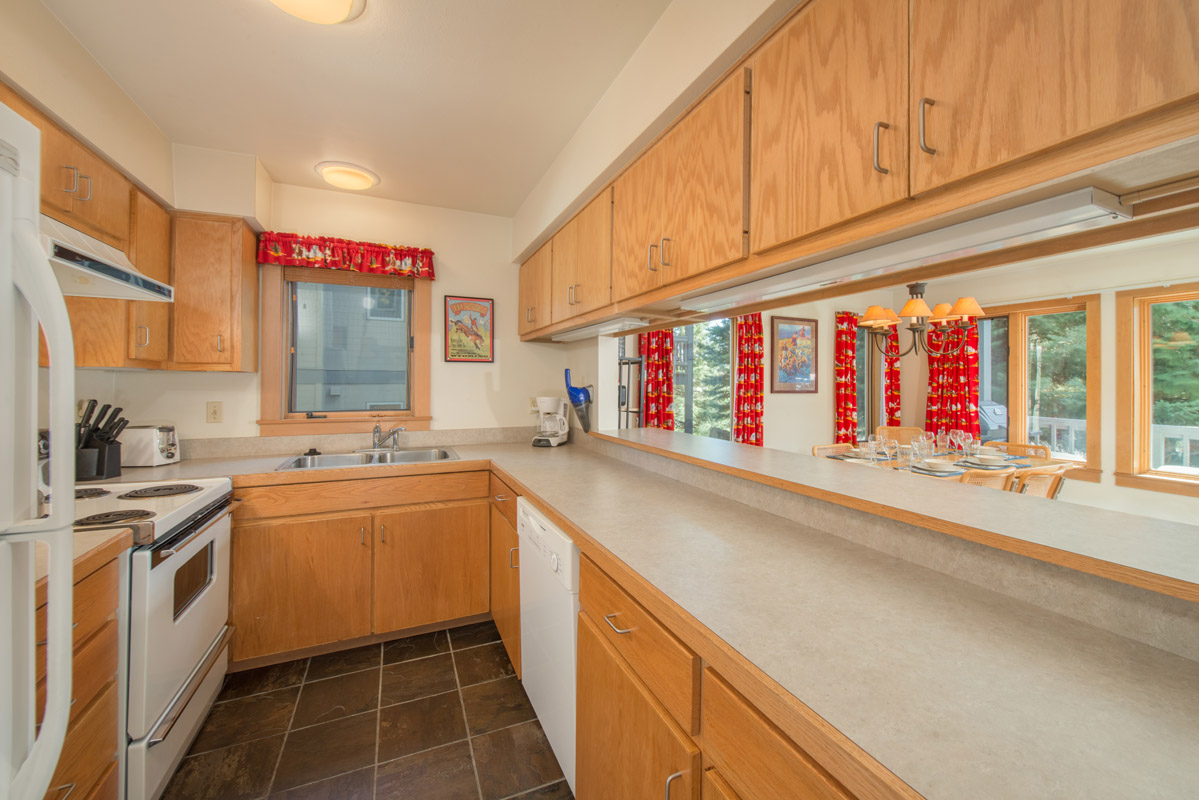 NEW ARRIVAL Walk to Lift Dining & Shopping Teton Village