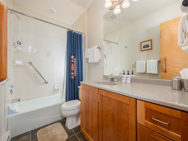 NEW ARRIVAL Walk to Lift Dining & Shopping Teton Village