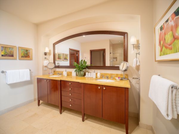 A Luxurious Oceanfront Penthouse in Wailea
