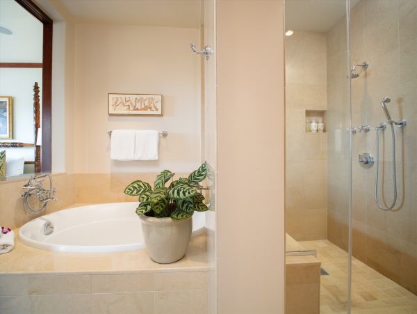 A Luxurious Oceanfront Penthouse in Wailea