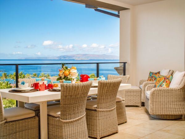 A Luxurious Oceanfront Penthouse in Wailea