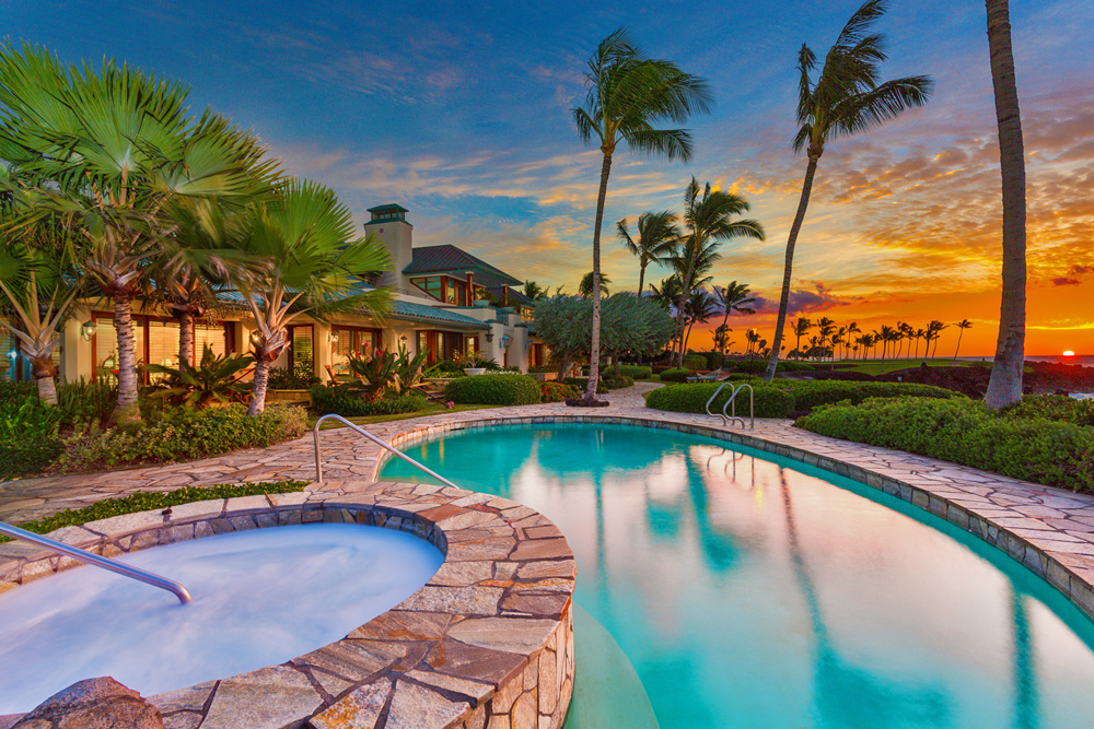 Opulent Luxury Vacation Estate in Kihei with 2 Pools 14 Guests