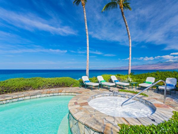 Opulent Luxury Vacation Estate in Kihei with 2 Pools 14 Guests