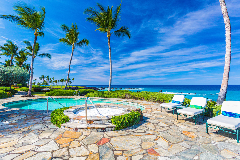 Opulent Luxury Vacation Estate in Kihei with 2 Pools 14 Guests