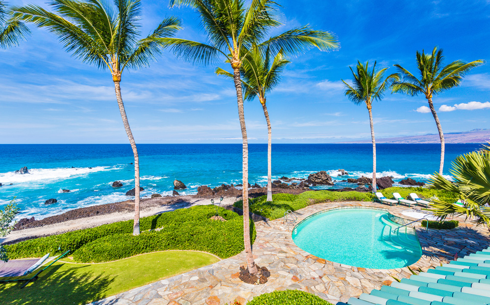 Opulent Luxury Vacation Estate in Kihei with 2 Pools 14 Guests