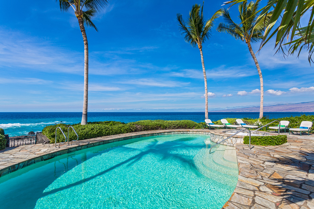 Opulent Luxury Vacation Estate in Kihei with 2 Pools 14 Guests