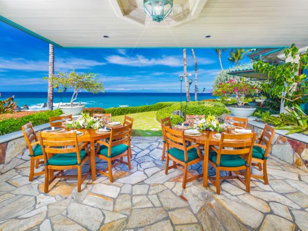 Opulent Luxury Vacation Estate in Kihei with 2 Pools 14 Guests