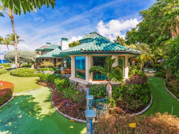 Opulent Luxury Vacation Estate in Kihei with 2 Pools 14 Guests