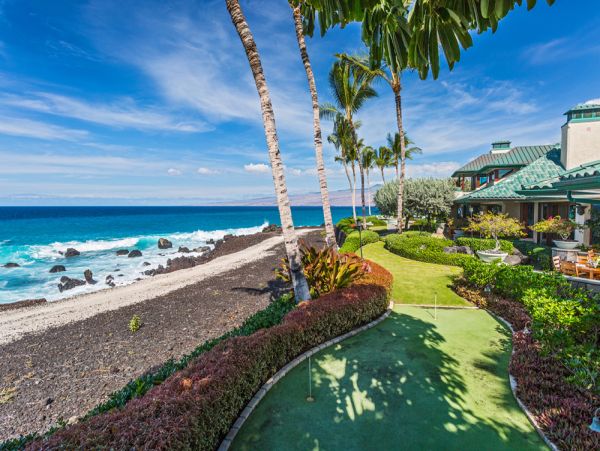 Opulent Luxury Vacation Estate in Kihei with 2 Pools 14 Guests