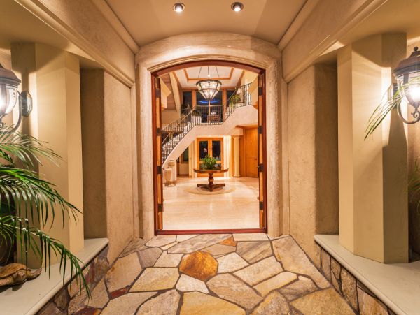 Opulent Luxury Vacation Estate in Kihei with 2 Pools 14 Guests