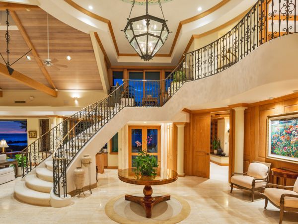 Opulent Luxury Vacation Estate in Kihei with 2 Pools 14 Guests