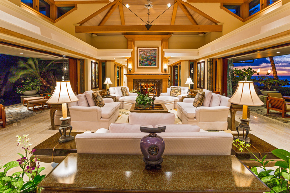 Opulent Luxury Vacation Estate in Kihei with 2 Pools 14 Guests