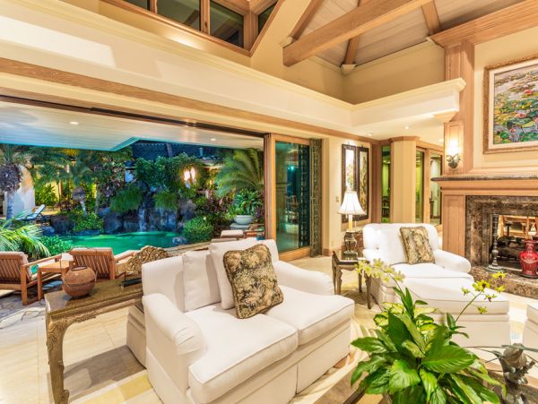 Opulent Luxury Vacation Estate in Kihei with 2 Pools 14 Guests