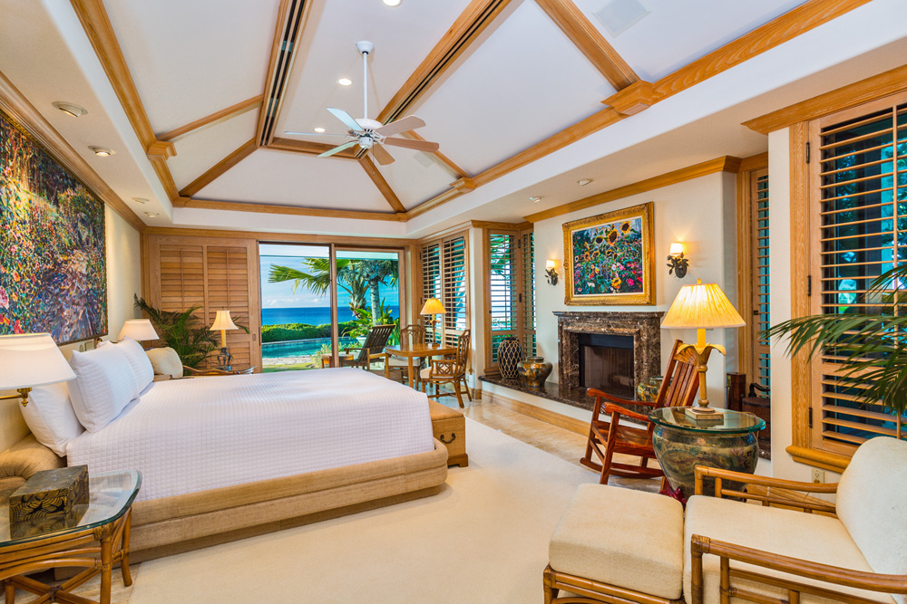 Opulent Luxury Vacation Estate in Kihei with 2 Pools 14 Guests