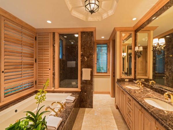 Opulent Luxury Vacation Estate in Kihei with 2 Pools 14 Guests