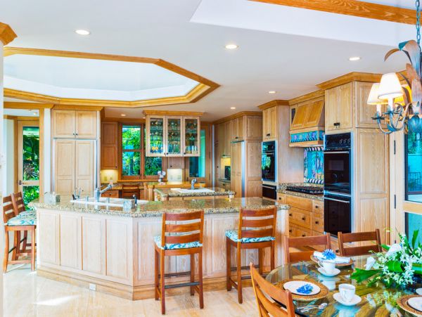 Opulent Luxury Vacation Estate in Kihei with 2 Pools 14 Guests