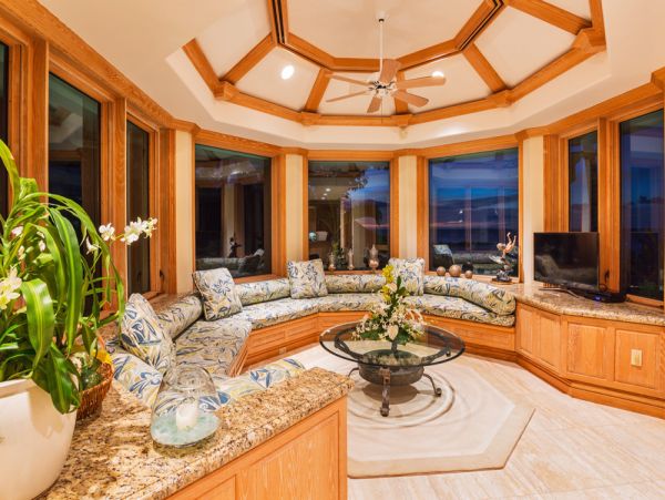 Opulent Luxury Vacation Estate in Kihei with 2 Pools 14 Guests