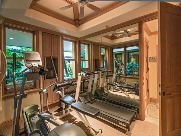 Opulent Luxury Vacation Estate in Kihei with 2 Pools 14 Guests