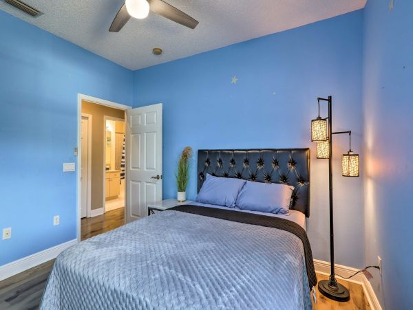 Five Bedroom Vacation Home in Clearwater with Private Pool