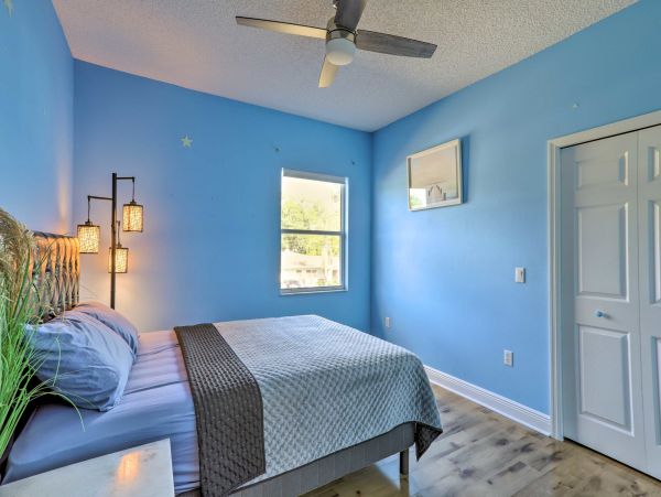 Five Bedroom Vacation Home in Clearwater with Private Pool