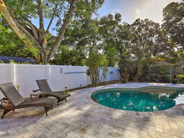 Five Bedroom Vacation Home in Clearwater with Private Pool