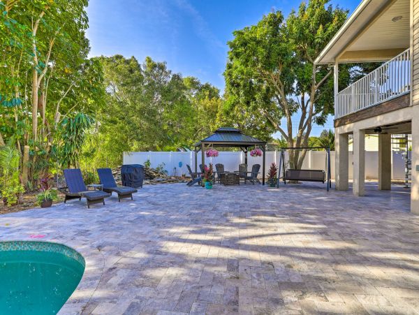 Five Bedroom Vacation Home in Clearwater with Private Pool