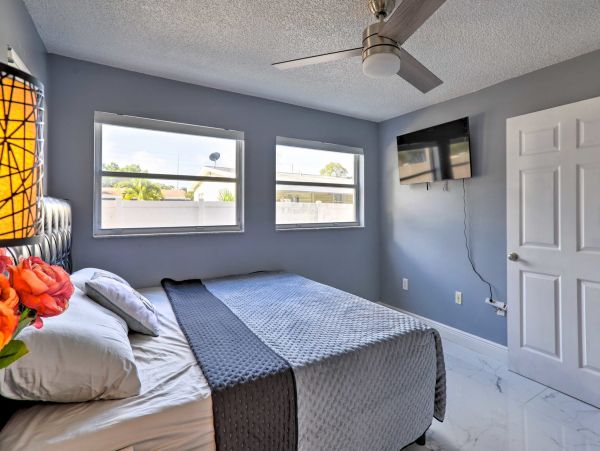 Five Bedroom Vacation Home in Clearwater with Private Pool