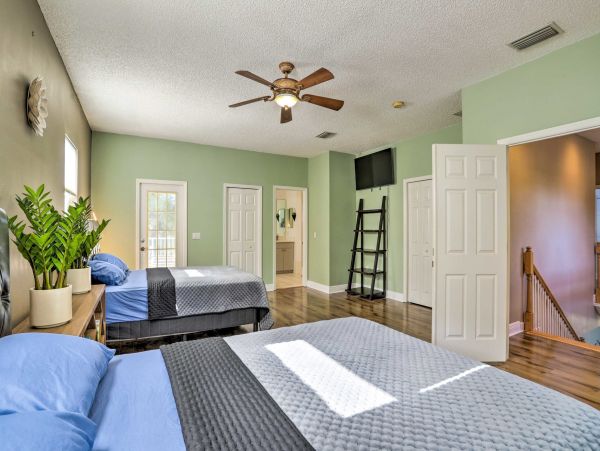 Five Bedroom Vacation Home in Clearwater with Private Pool