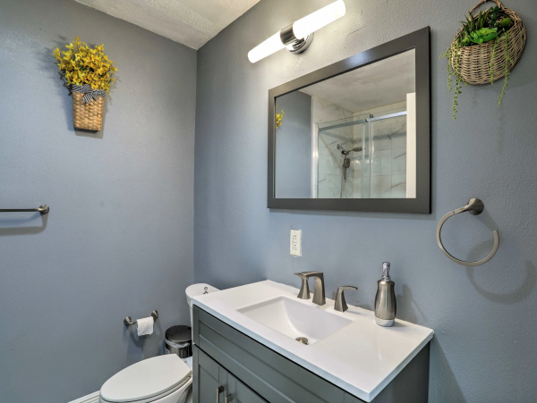 Five Bedroom Vacation Home in Clearwater with Private Pool