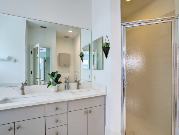 Five Bedroom Vacation Home in Clearwater with Private Pool