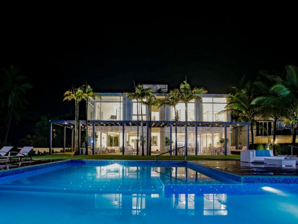 Luxurious Beachfront 10 Bedroom Villa in Dominican Republic