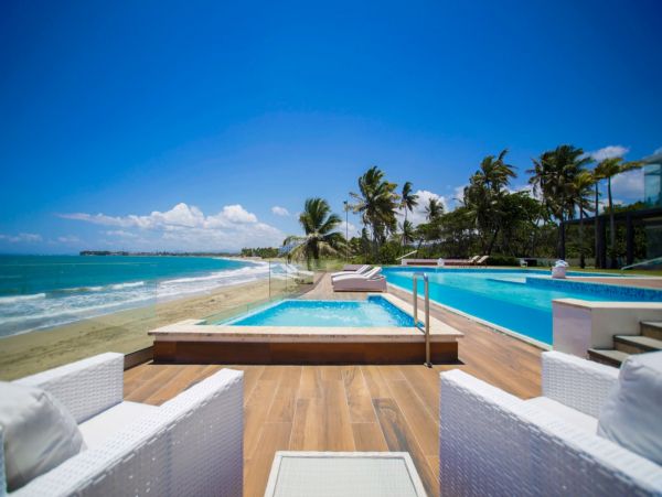 Luxurious Beachfront 10 Bedroom Villa in Dominican Republic