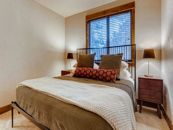 Gorgeous 6 Bedroom Home with Spa Sleeps 16