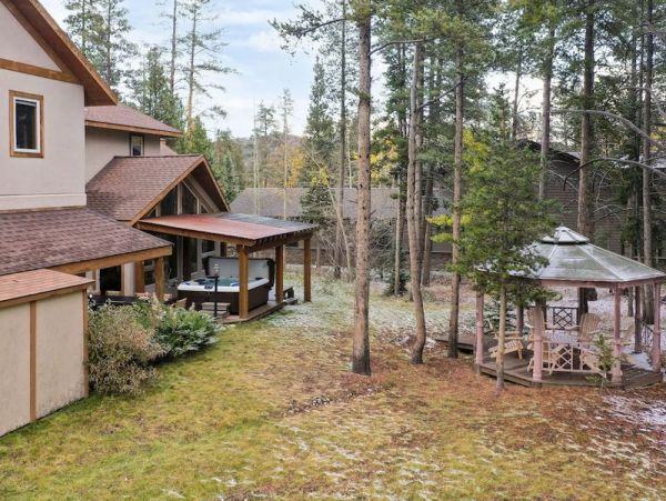 Breckenridge 8 Bedroom Home Walk to Ski Sleeps 18