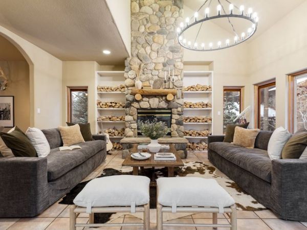 Breckenridge 8 Bedroom Home Walk to Ski Sleeps 18