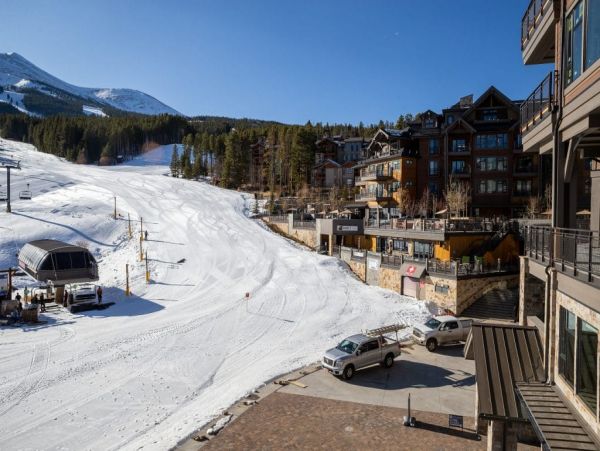 Breckenridge 8 Bedroom Home Walk to Ski Sleeps 18