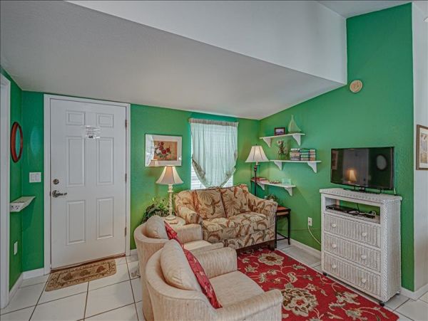 Boca Grande One Bedroom Studio with Communal Pool & Grill