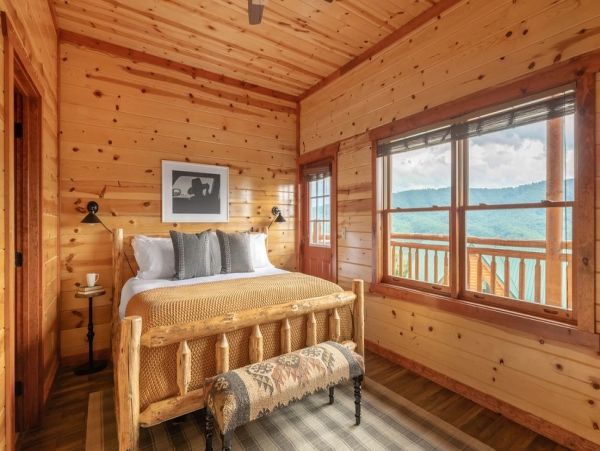 Pigeon Forge Twelve Bedroom Vacation Cabin with Private Pool