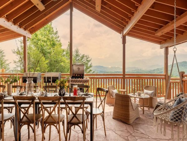 Pigeon Forge Twelve Bedroom Vacation Cabin with Private Pool
