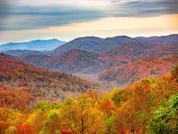 Mountain Views Smokey Mountain Vacation Pool Home 10 Bedroom