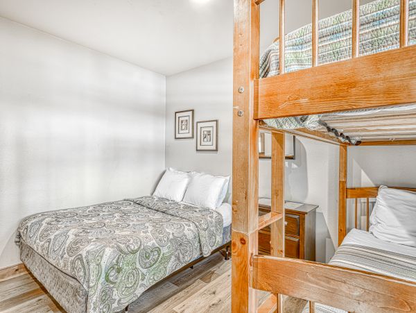 Lake Tahoe South Shore Home 1026072