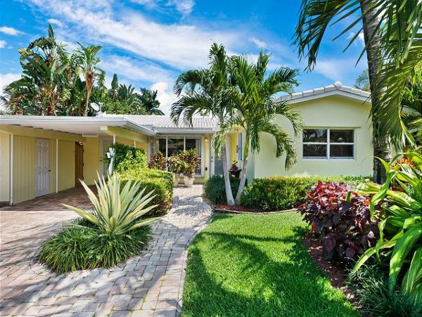 Lovely 2 Bedroom Fort Lauderdale Home Pool & Dock