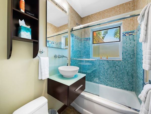 Lovely 2 Bedroom Fort Lauderdale Home Pool & Dock