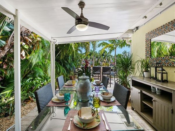 Lovely 2 Bedroom Fort Lauderdale Home Pool & Dock