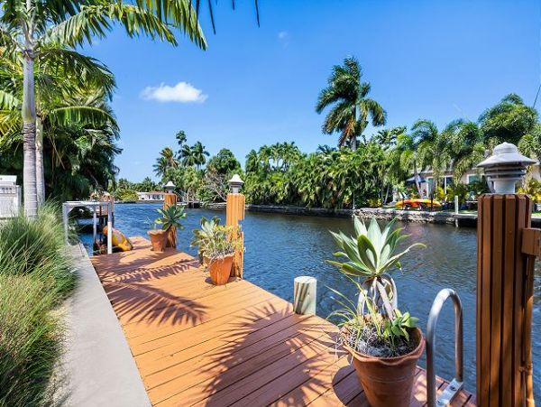 Lovely 2 Bedroom Fort Lauderdale Home Pool & Dock
