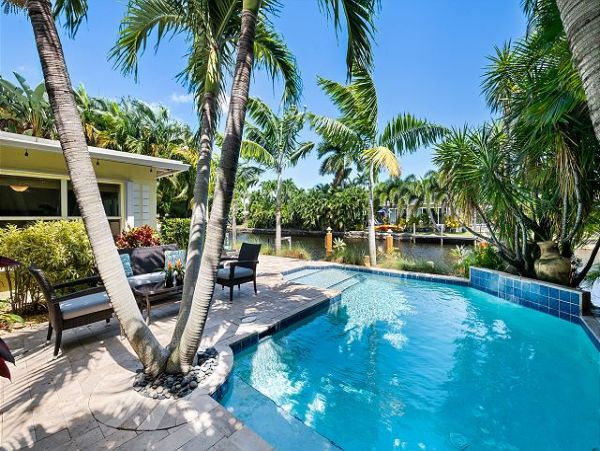 Lovely 2 Bedroom Fort Lauderdale Home Pool & Dock