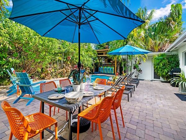Fort Lauderdale 3 Bedroom Home with Pool & Tiki Bar