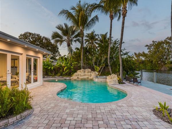 Discover Your Ideal Waterfront Retreat in Fort Lauderdale