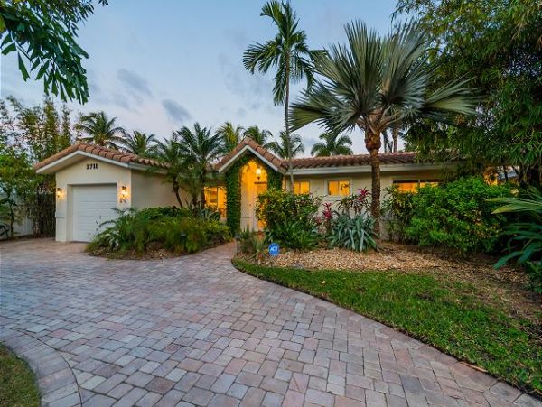 Discover Your Ideal Waterfront Retreat in Fort Lauderdale