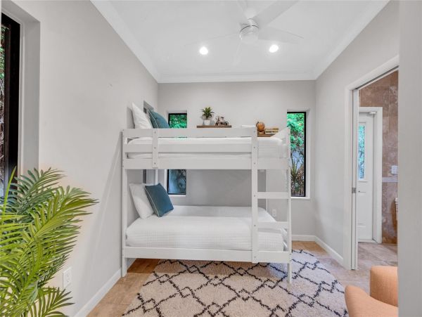 Luxurious Coral Ridge Residence with Heated Pool - Ideal Family Getaway